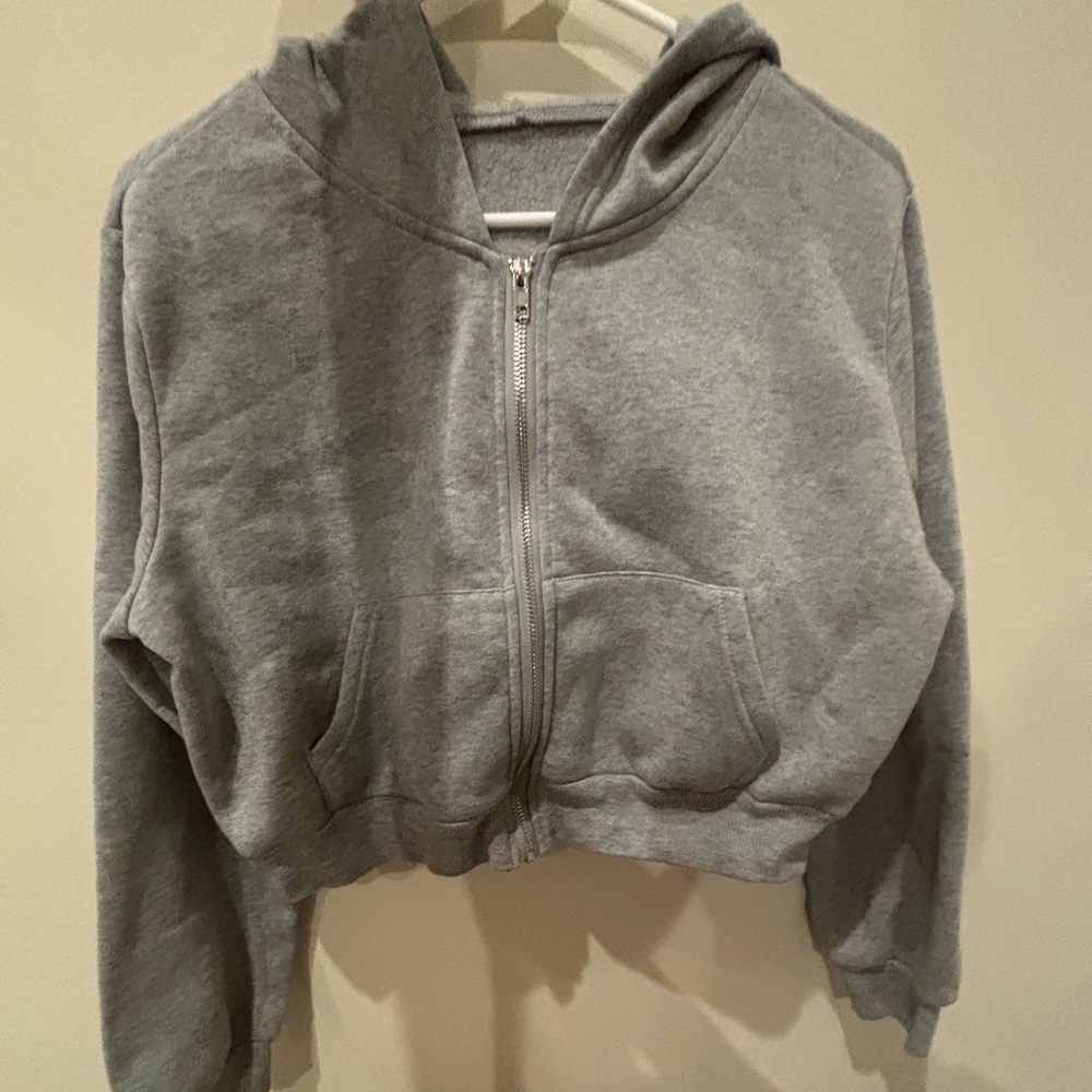 NWOT: Cropped Grey Casual Long Sleeve Zip-Up Hoodie